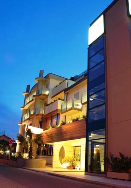 Hotel Capitol San Mauro Mare Exterior foto