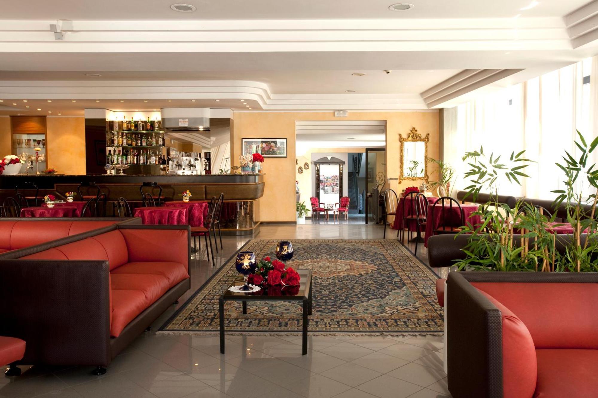 Hotel Capitol San Mauro Mare Exterior foto